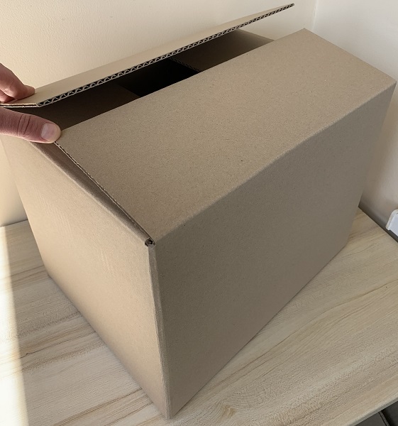Новый ящик из плотного картона, 38х28х28 см